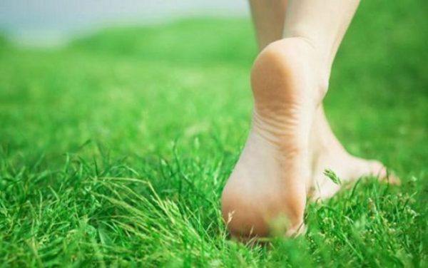 beneficios-de-andar-descalzos