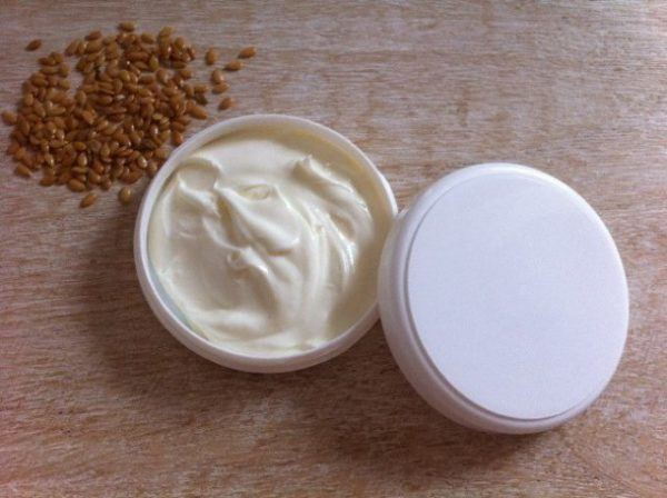 como-hacer-crema-de-manos-casera-mezcla-lista