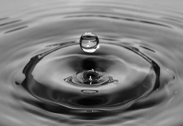 cistitis-remedios-caseros-agua